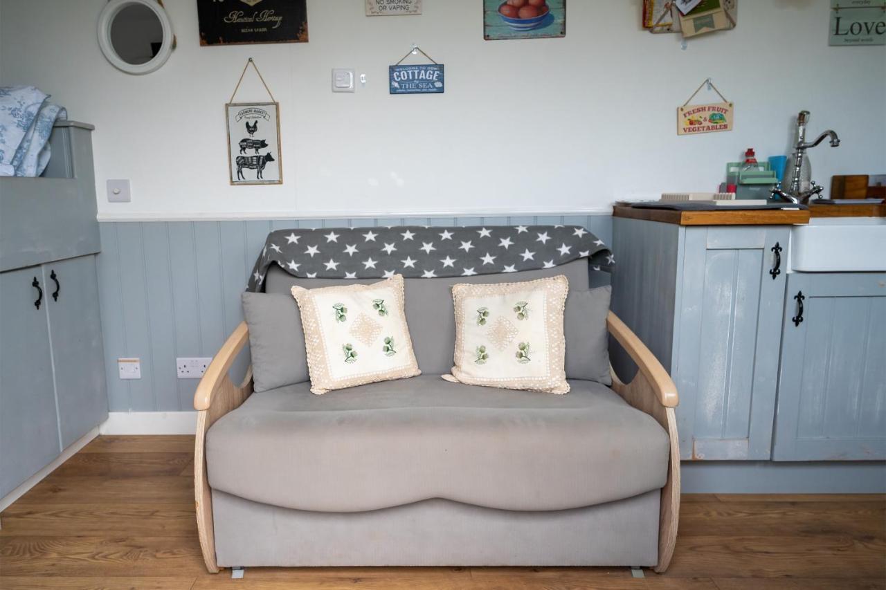 Lanterns Shepherds Huts & Glamping Happisburgh Buitenkant foto
